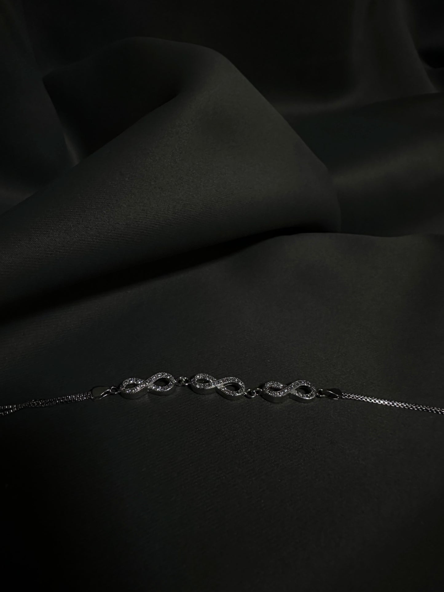 Drei Unendlichkeits Armband